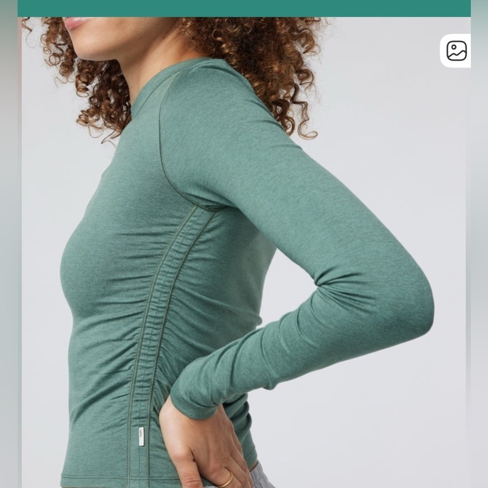 Vuori Halo Ruched Tee Long Sleeve green